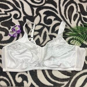 ✨NWT Comfort Choice lace bow white bra 54C - cushion straps